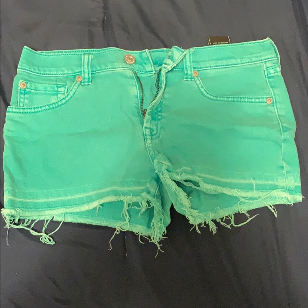 “7 For All Mankind”Denim Shorts